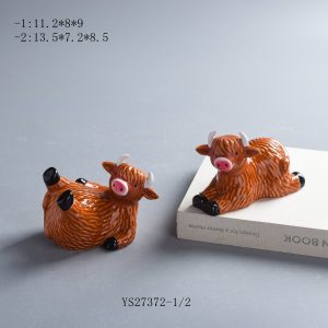 Christmas Highland Cow Shaped Porcelain 3D Hand-Painted Glazed Holiday for Festive Decor